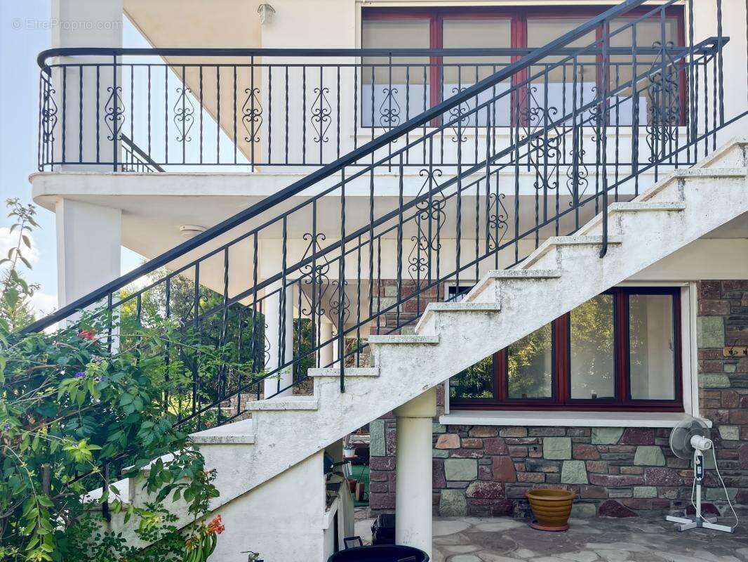 Maison À Vendre composée de 2 appartements (3 et 4 pièces) - photo 35