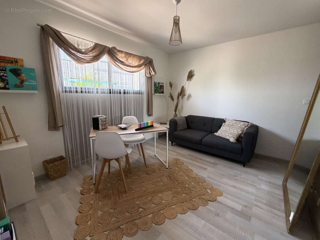 Issoire, magnifique maison moderne de 2015 sur les hauteurs, 155 m2 H, 4 chambres , DPE A, 4 sdb, piscine, dre - photo 12