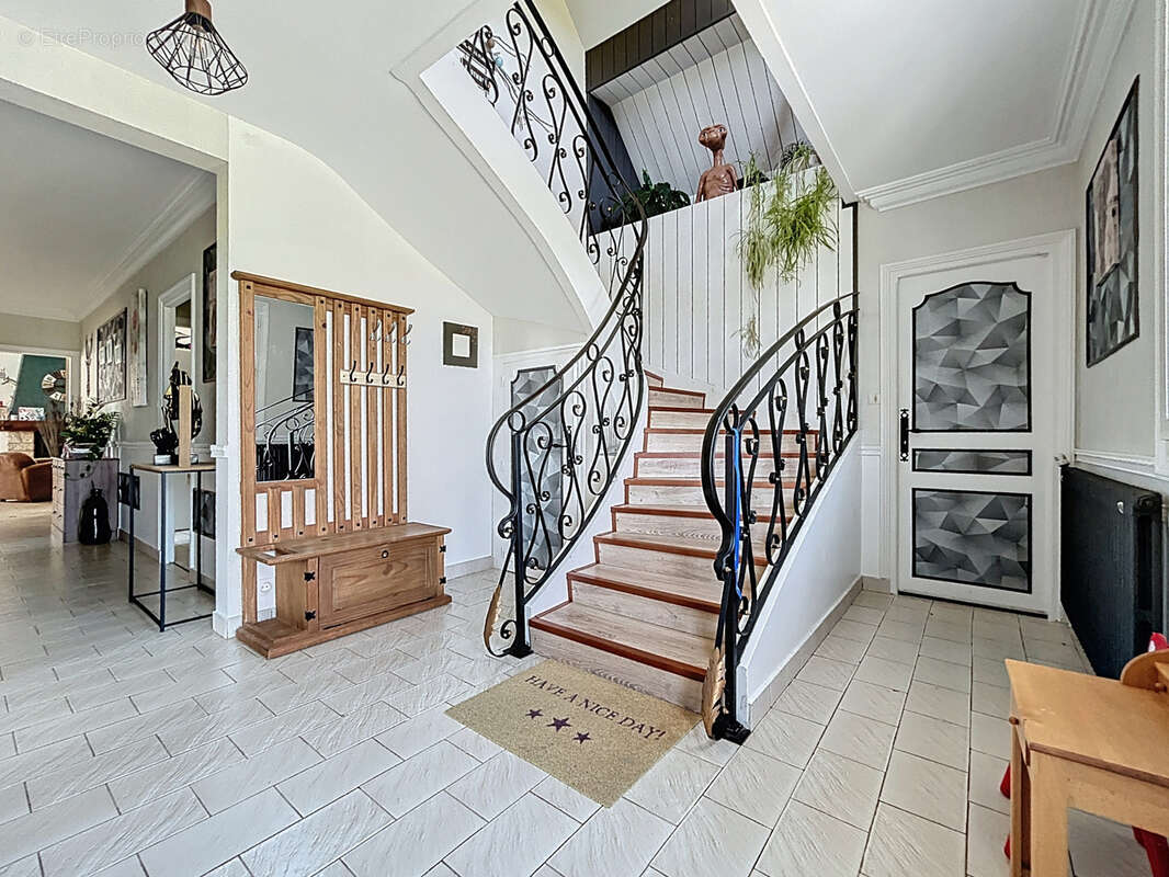 Maison à NEUFMESNIL