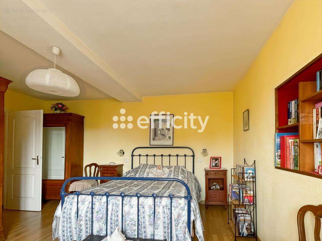 Maison 100 m² à Saint-Paterne  - photo 4