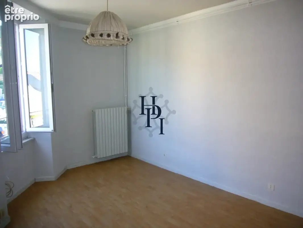 St Affrique, appartement T3 en deuxième étage. - photo 5