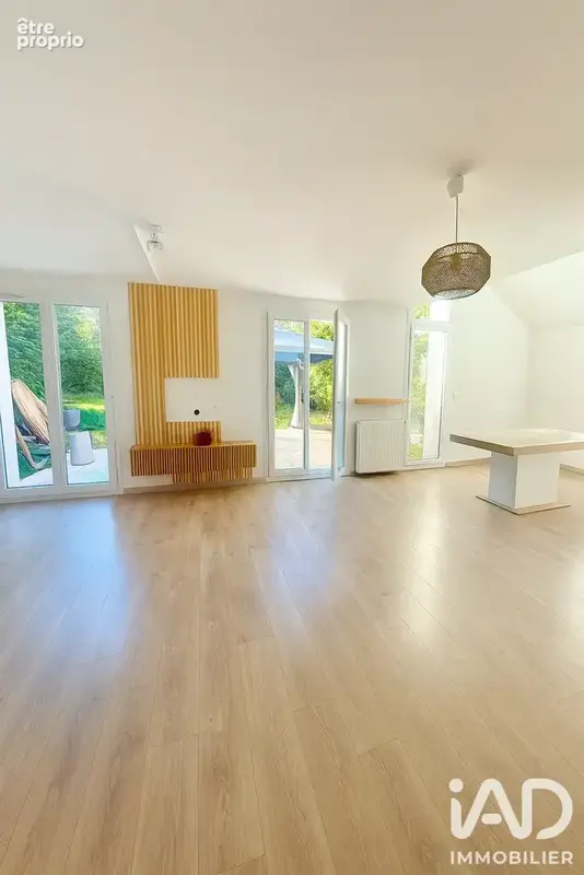 Maison 5 pièces 107 m² · à Jouy-le-Moutier · 107 m² · 329 000 €