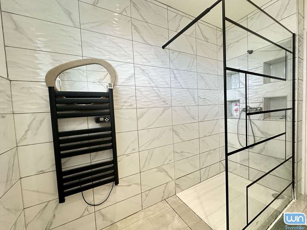 Maison à SAINT-JUST-DE-CLAIX