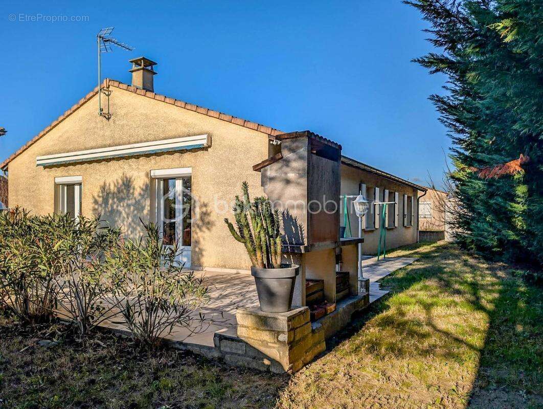 Maison à MONTELIMAR