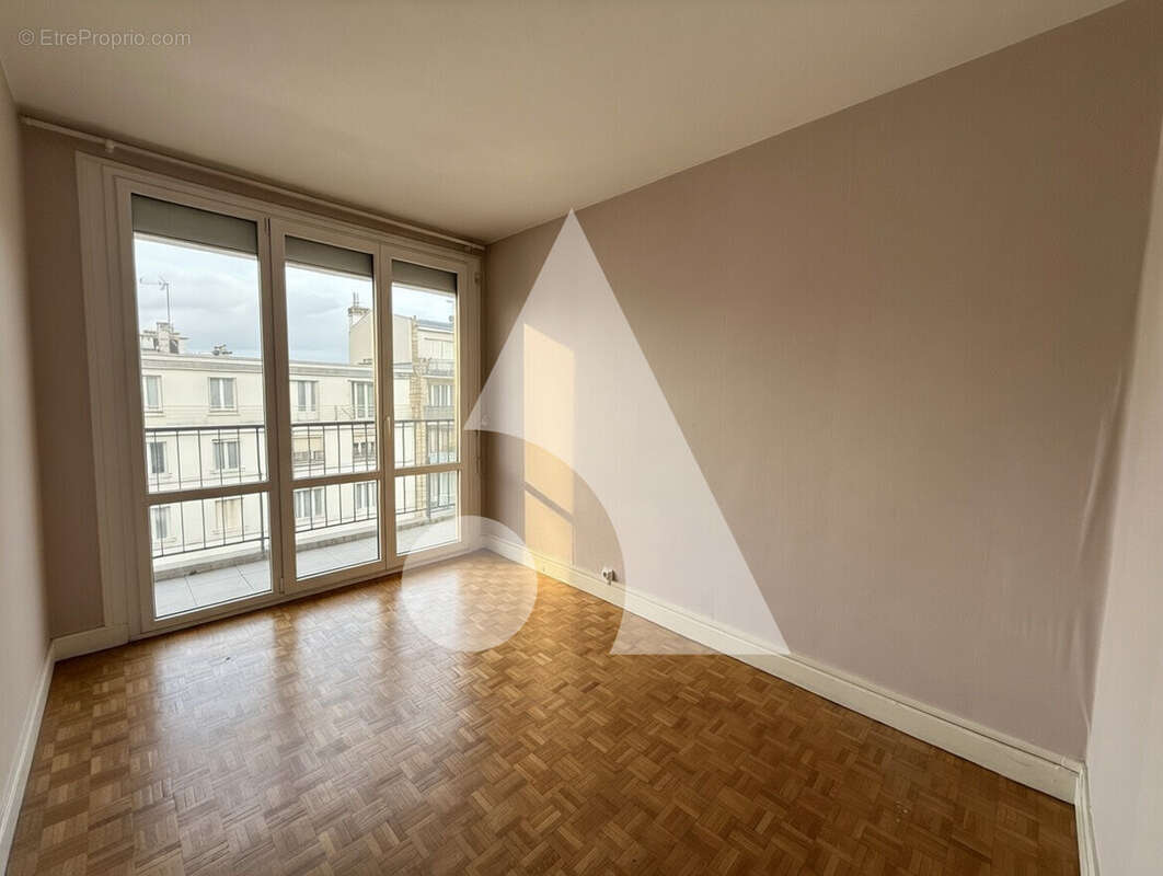 Appartement à SAINT-MAUR-DES-FOSSES