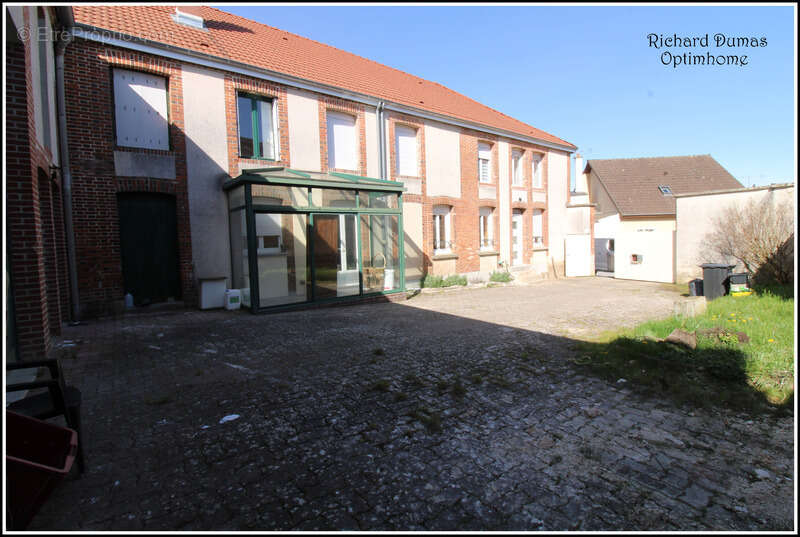 Maison à LE MESNIL-SUR-OGER