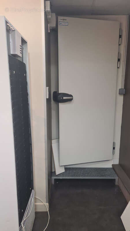 Commerce à ASNIERES-SUR-SEINE