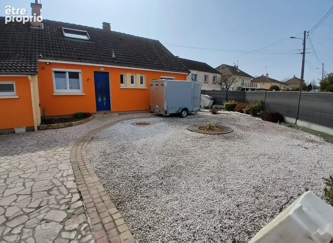 Maison 6 pièces 100 m² à vendre à La Suze-Sur-Sarthe (72210) - photo 1