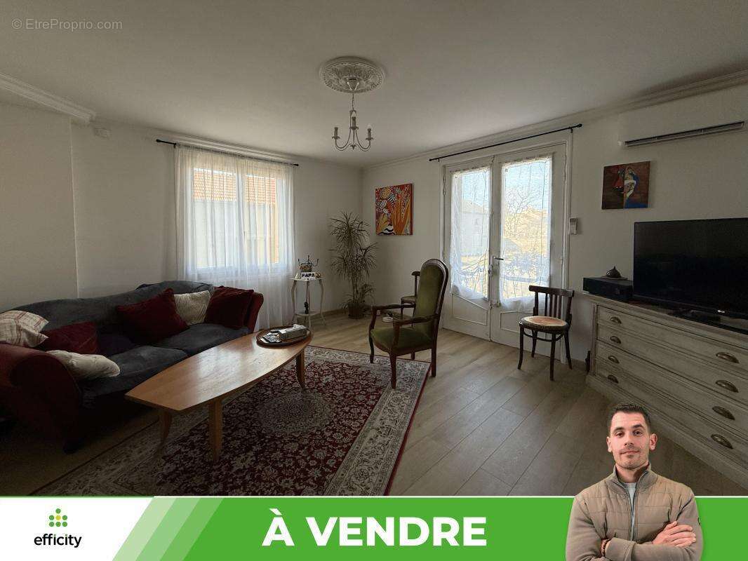 Maison à MOUSSAC