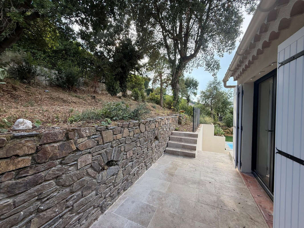 Villa rénovée au cœur de La Croix-Valmer - photo 17