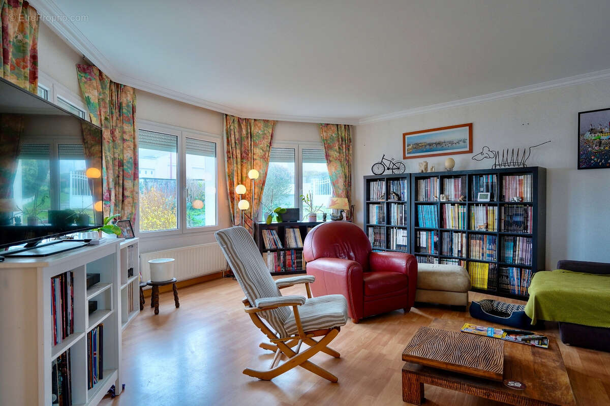 Maison à LA CHAPELLE-SAINT-LAURENT