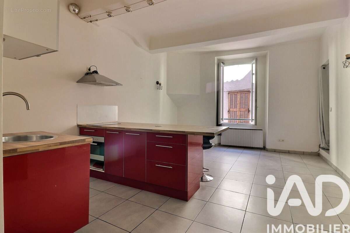 Photo 2 - Appartement à SAINT-MAXIMIN-LA-SAINTE-BAUME
