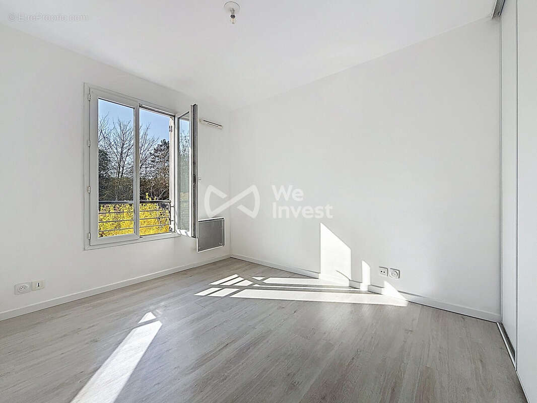 Appartement à VAUJOURS