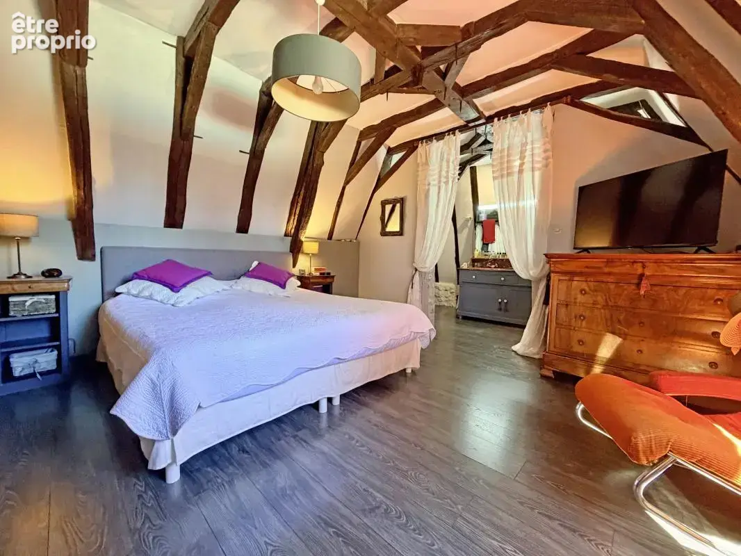 Trois maisons en pierre, piscine et étang - photo 8