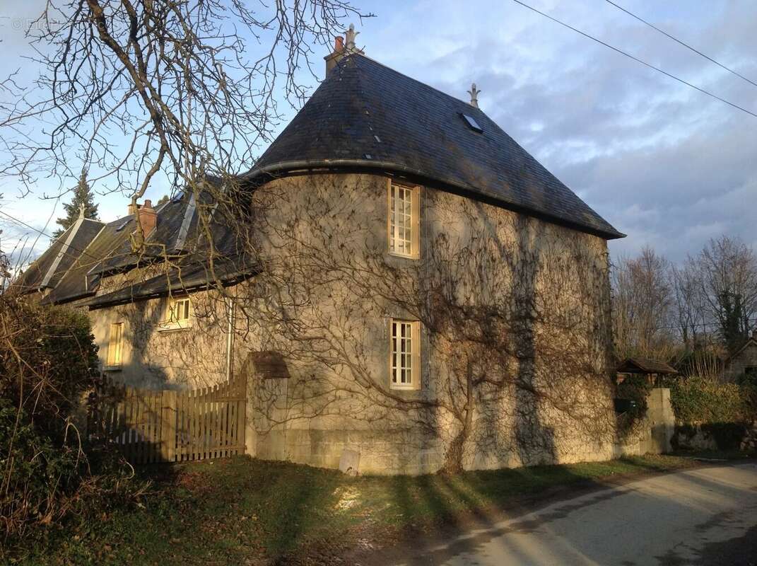 Maison à SAINT-MAURICE-PRES-PIONSAT