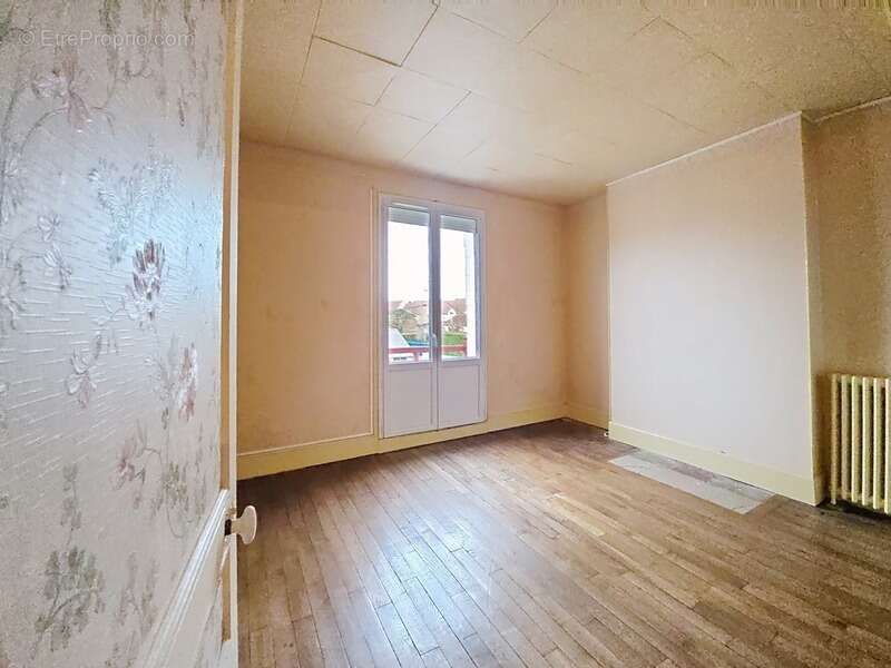 Maison à ANIZY-LE-CHATEAU