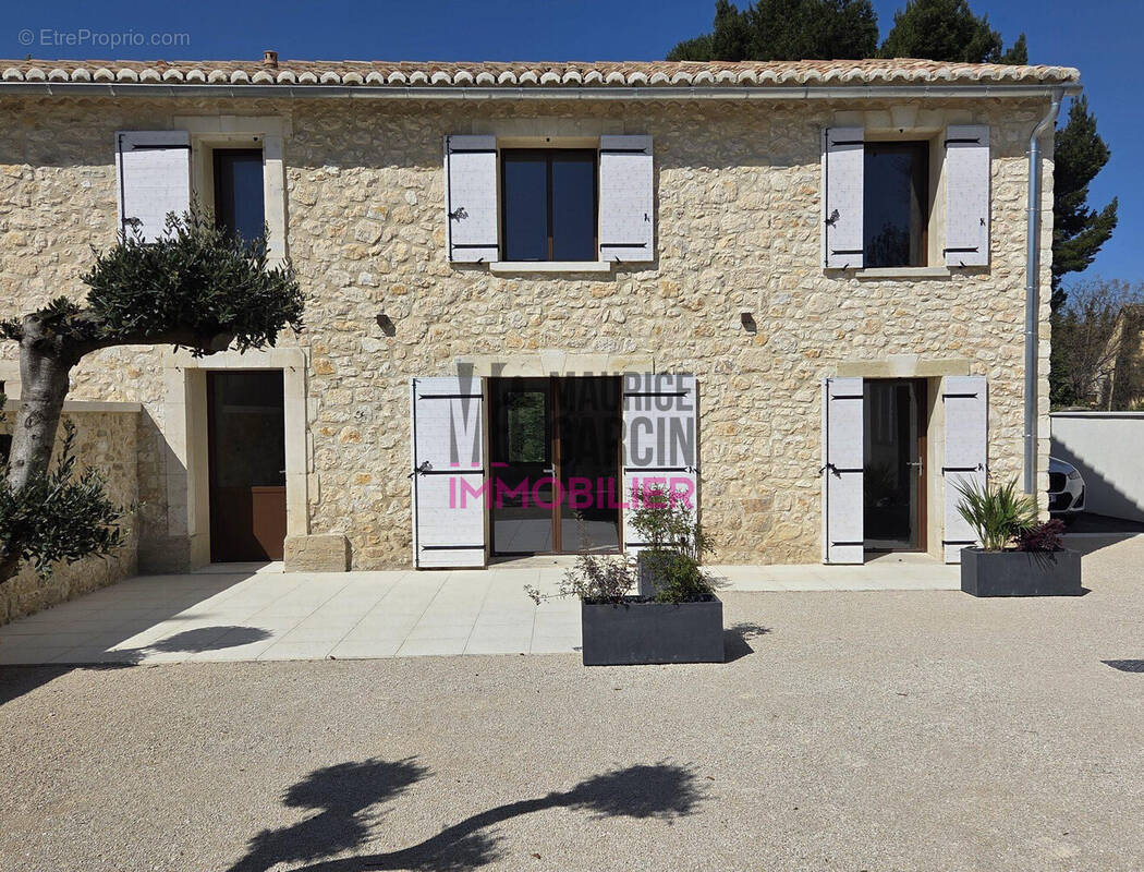 Maison à L'ISLE-SUR-LA-SORGUE
