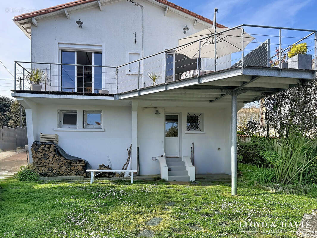 Maison à SAINT-GEORGES-DE-DIDONNE