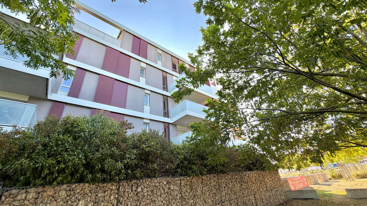 Appartement  résidentiel de type T2 avec terrasse et parking sécurisé en sous sol. - photo 16