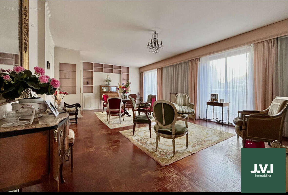 Appartement à ENGHIEN-LES-BAINS