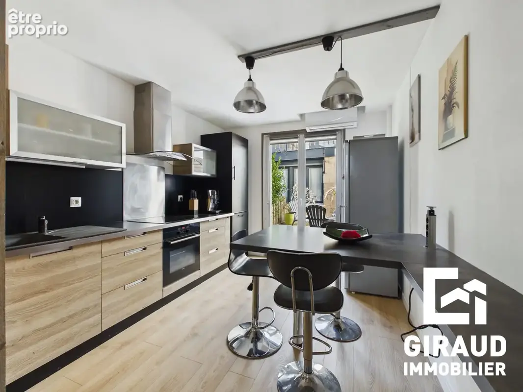 Maison 7 pièces 180 m² à vendre à Fontenay-Le-Comte (85200) - photo 2