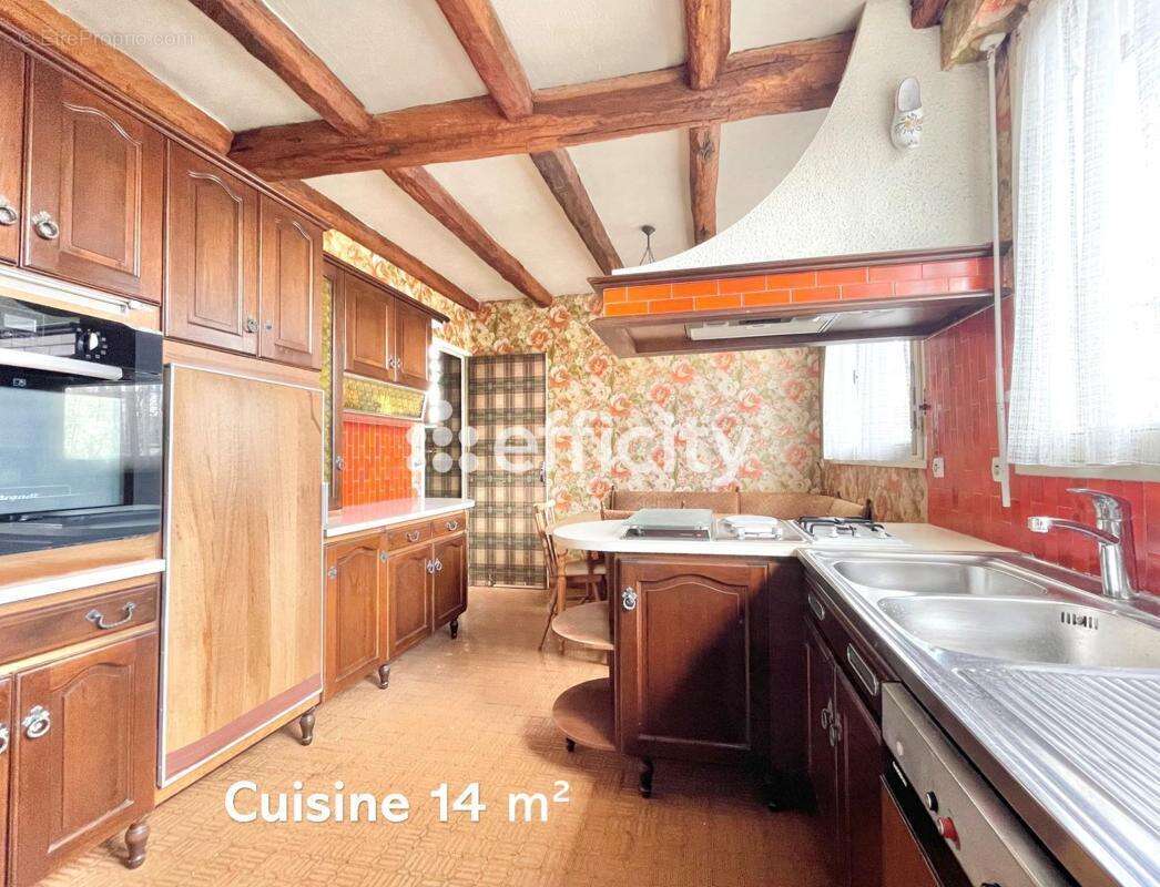 Maison à LES CLAYES-SOUS-BOIS