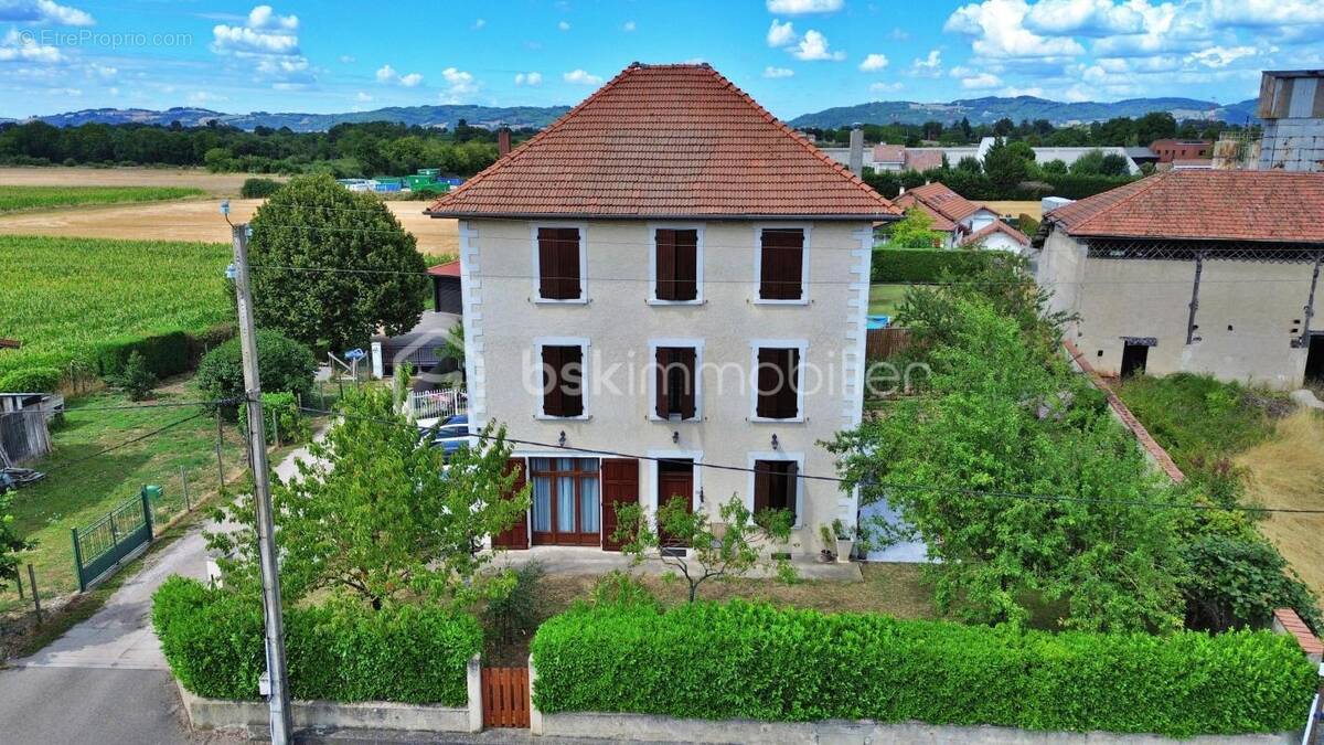 Maison à IZEAUX