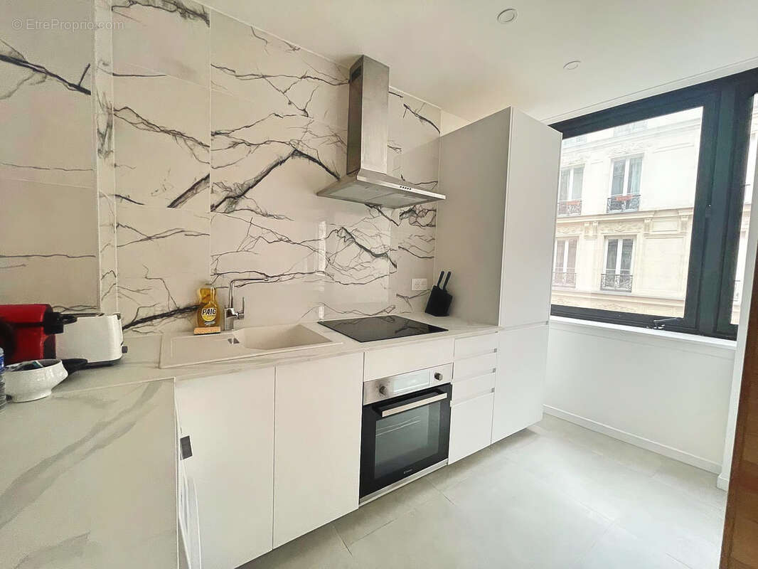 Appartement à PARIS-17E
