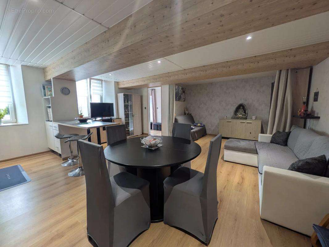 Maison à PERRIERS-EN-BEAUFICEL