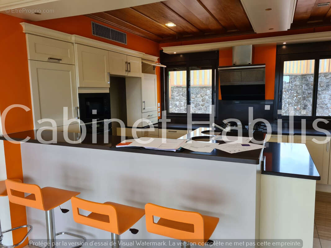 A vendre - une maison de type t6 de 120 m2 environ - plaine des cafres - 466 550 € hai - photo 3