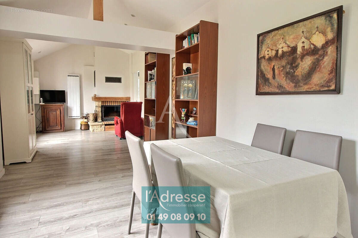 Maison à L&#039;HAY-LES-ROSES