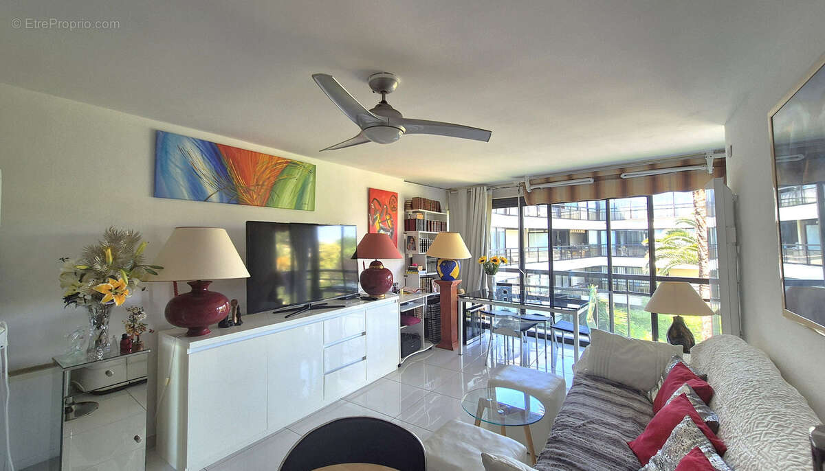 Appartement à MANDELIEU-LA-NAPOULE