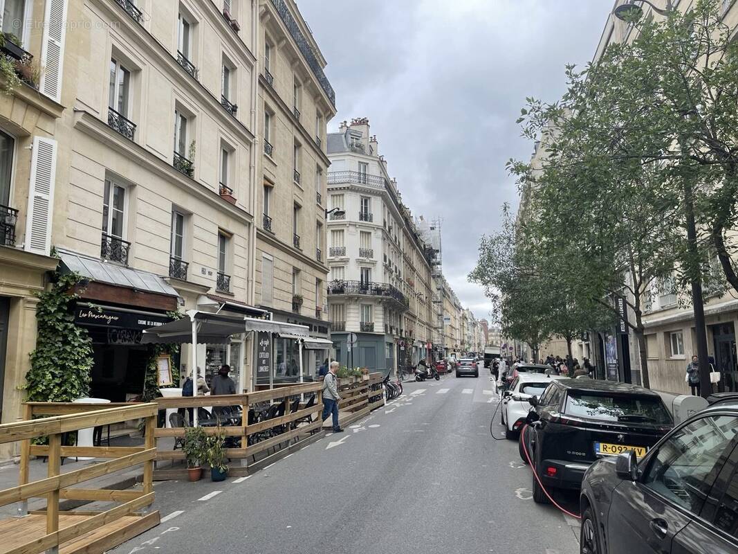Autre à PARIS-11E