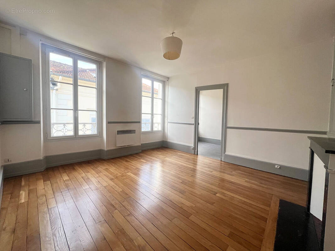 Appartement à BRIE-COMTE-ROBERT