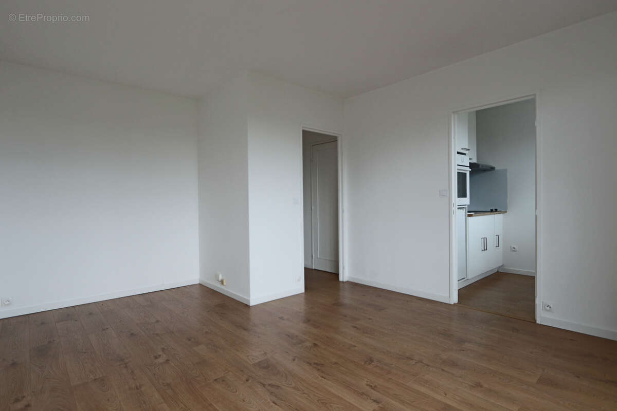 Appartement à LES PAVILLONS-SOUS-BOIS