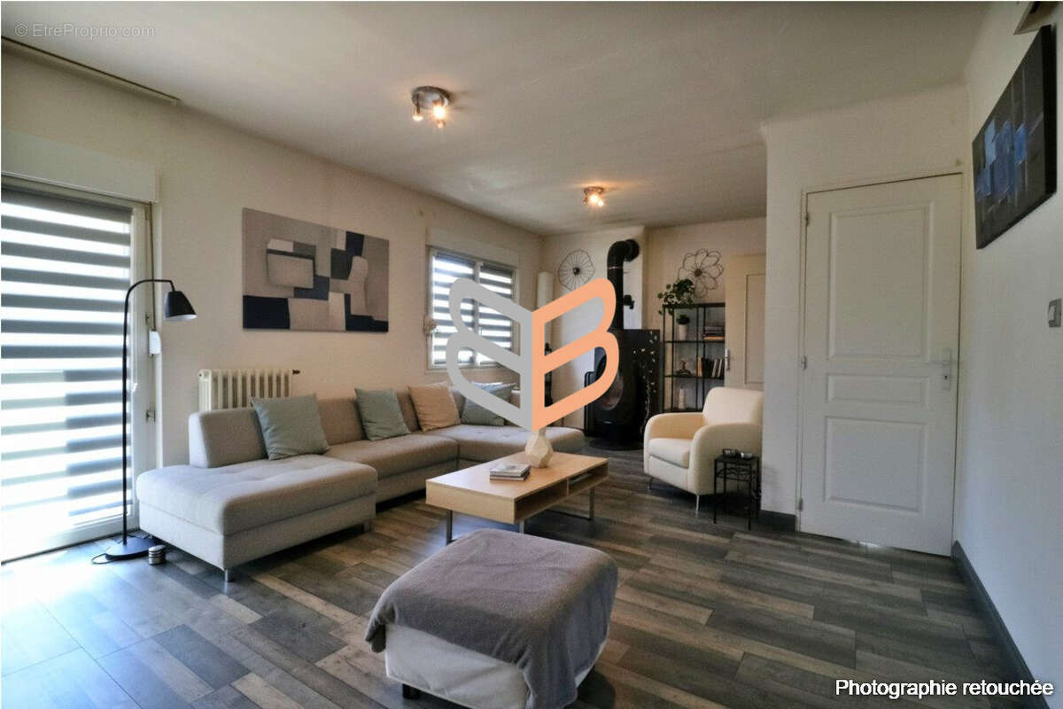 Maison à AUDUN-LE-ROMAN