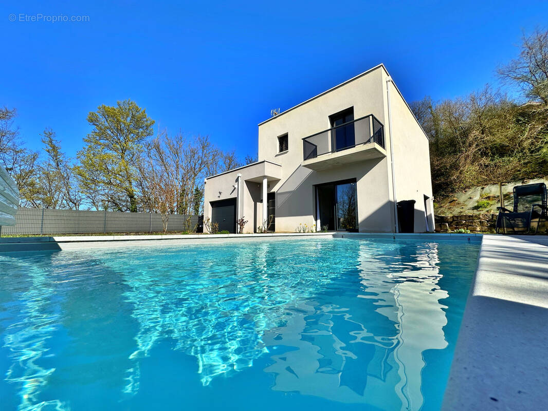 Maison à L'ISLE-D'ABEAU