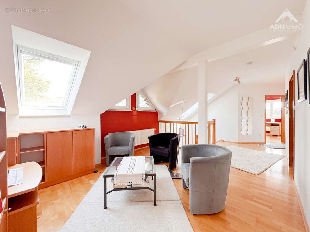 Maison à SAINT-GENIS-POUILLY