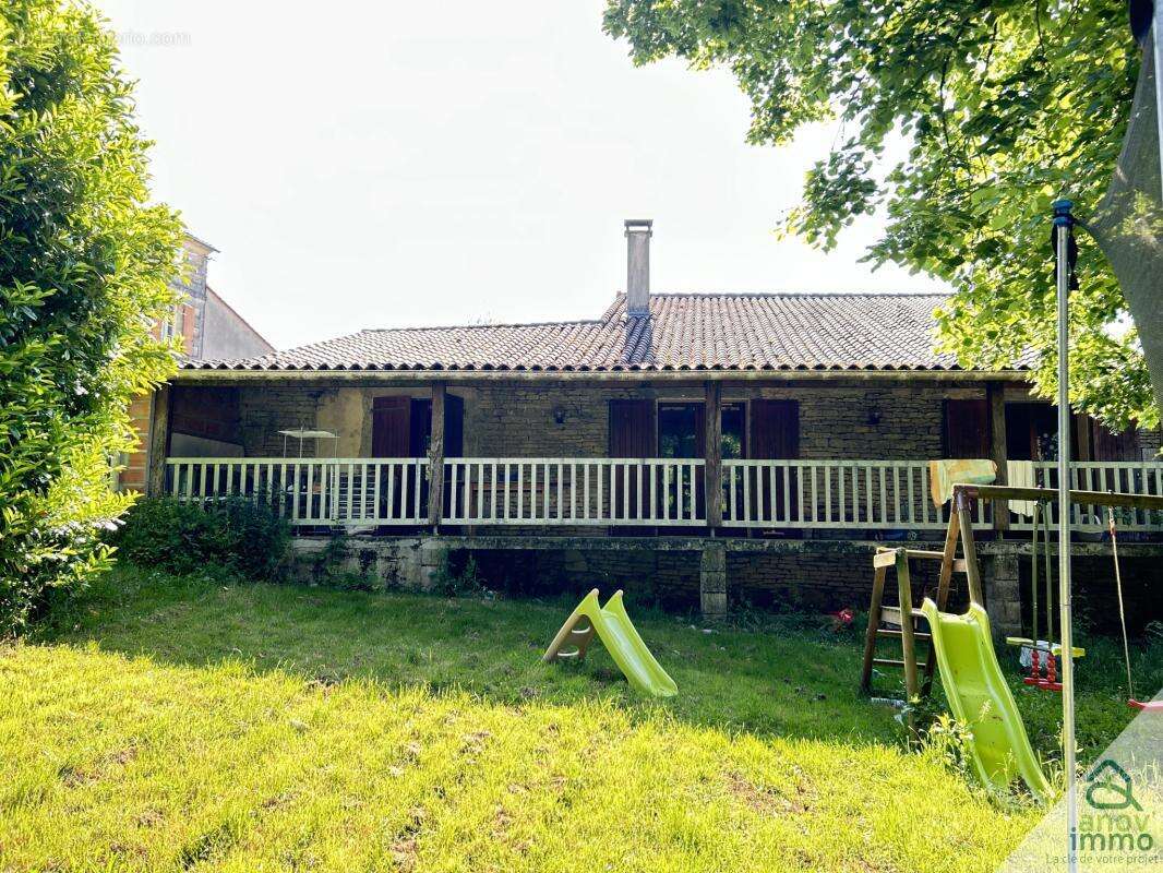 A vendre saint cybardeaux proche rouillac 4 maisons dont 2 l - photo 2