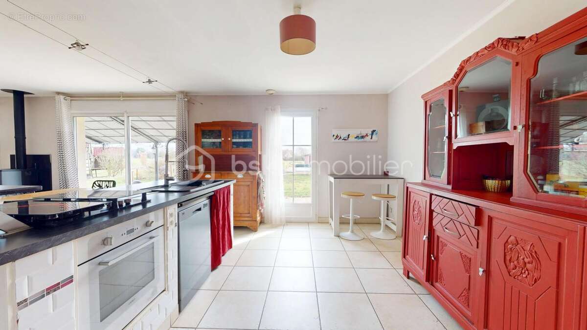 Maison à SAVIGNY-EN-SEPTAINE