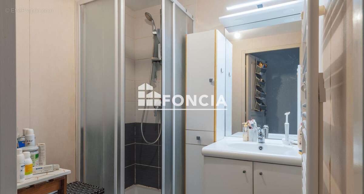 Appartement à AVRILLE