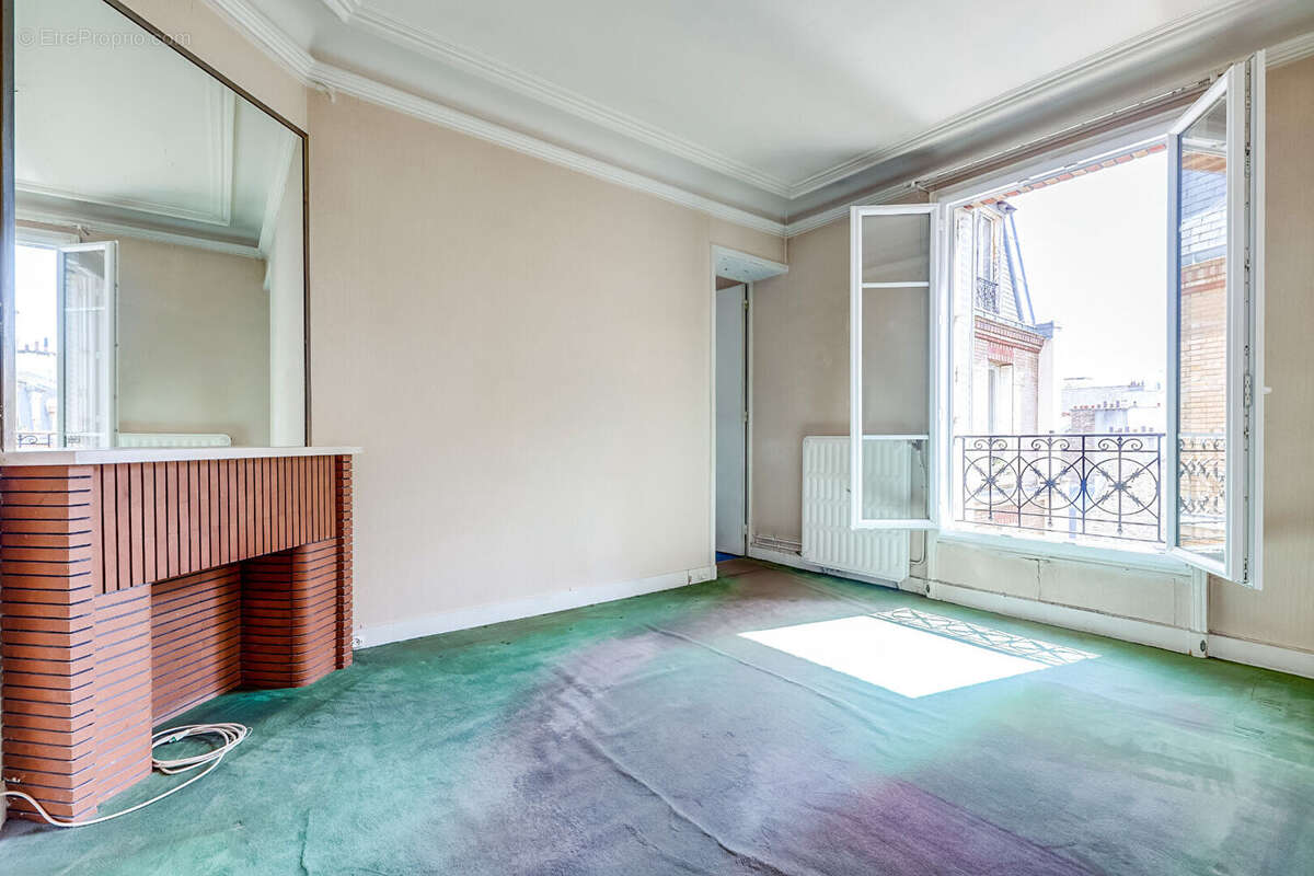 Appartement à PARIS-17E