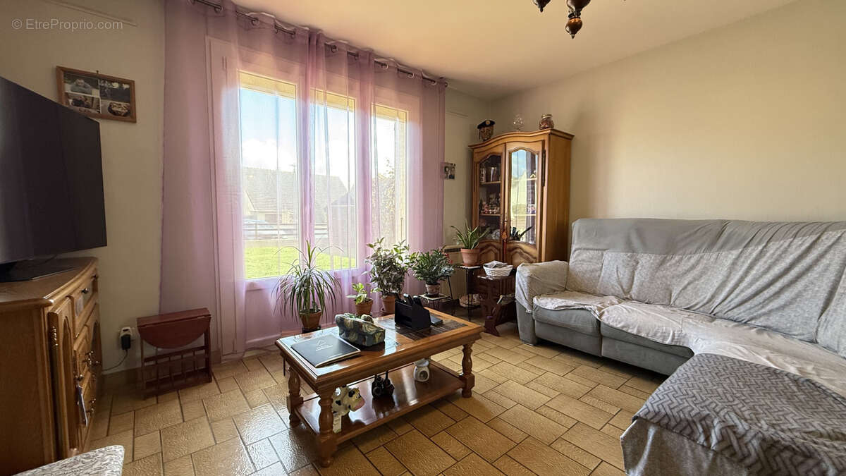 Autre à SAINT-GERAND-LE-PUY