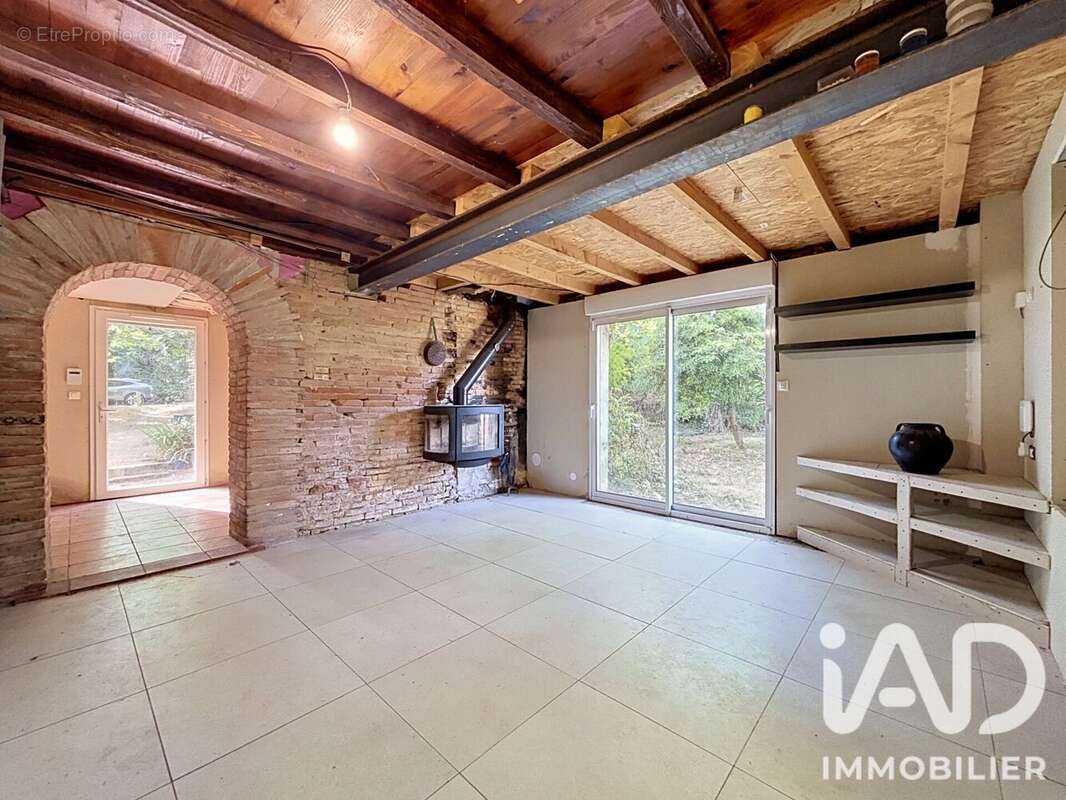 Maison 260 m² à Aurin  - photo 9