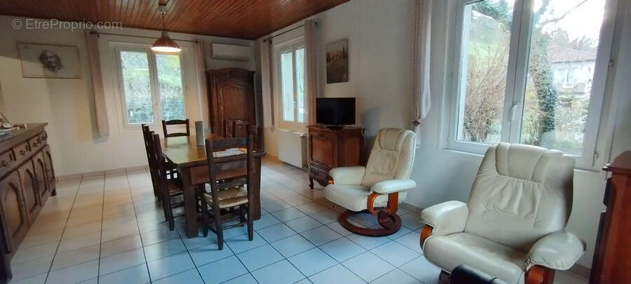 Maison à LE CHEYLARD