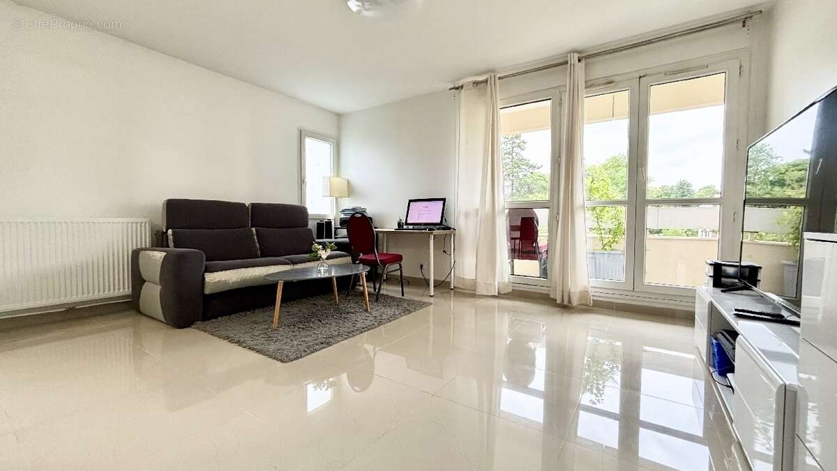 Appartement à LOUVRES