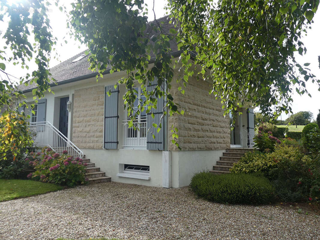 Maison à PONT-L&#039;EVEQUE