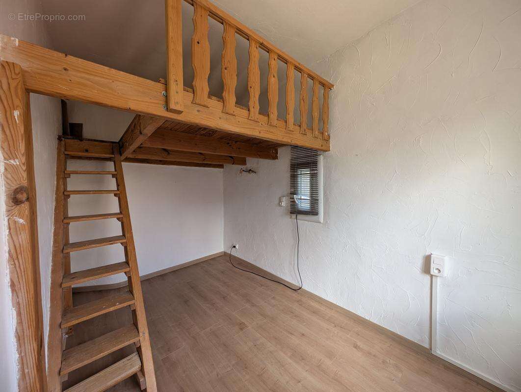 Maison à SAINTE-ANASTASIE