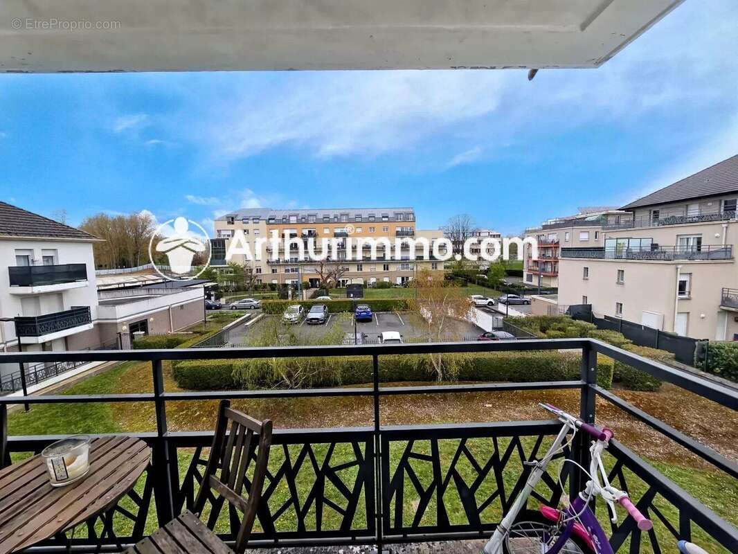 Appartement à SAVIGNY-LE-TEMPLE