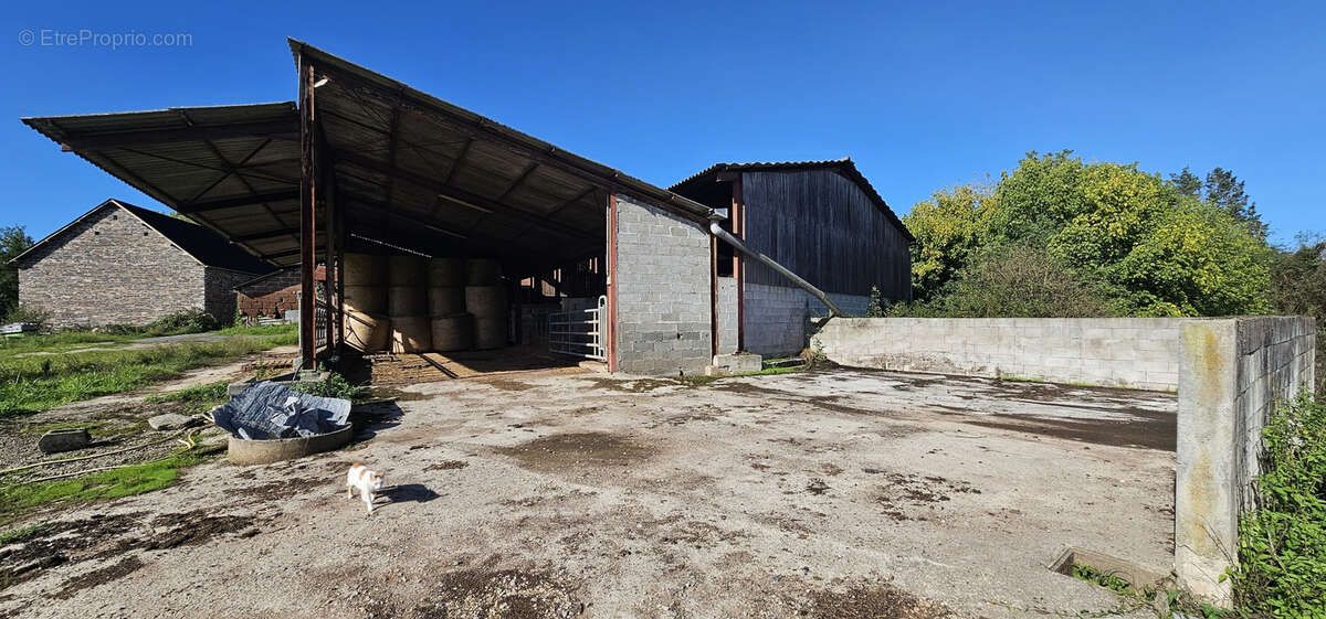Maison à VARETZ